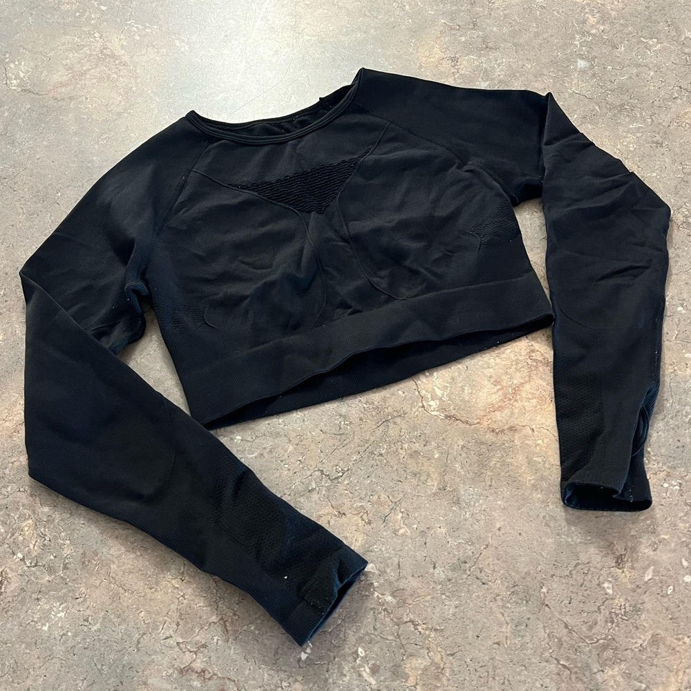 HALARA Black Mesh Detail Crop Top